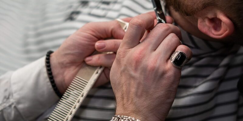 7 hochwertige Bartkämme für ein gepflegtes Erscheinungsbild