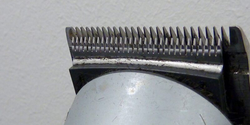 Wie pflegt man einen Bartschneider?