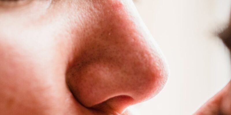 Wie benutzt man einen Nasenhaartrimmer sicher und effektiv?